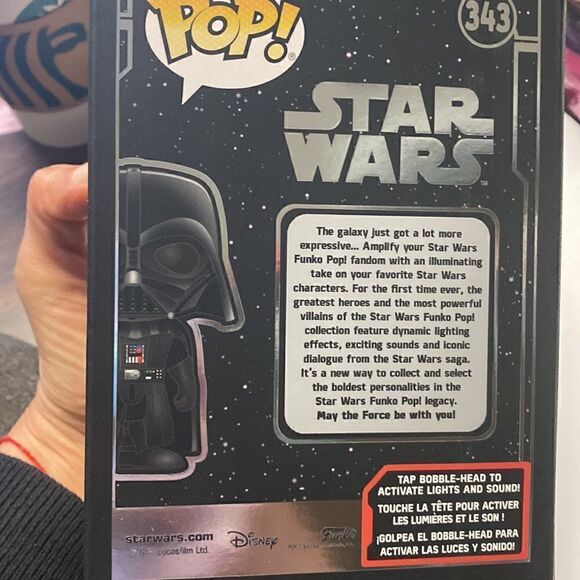 Funko POP Bobble Star Wars: Darth Vader Electronic Lights and Sounds #343 - Picture 5 of 9